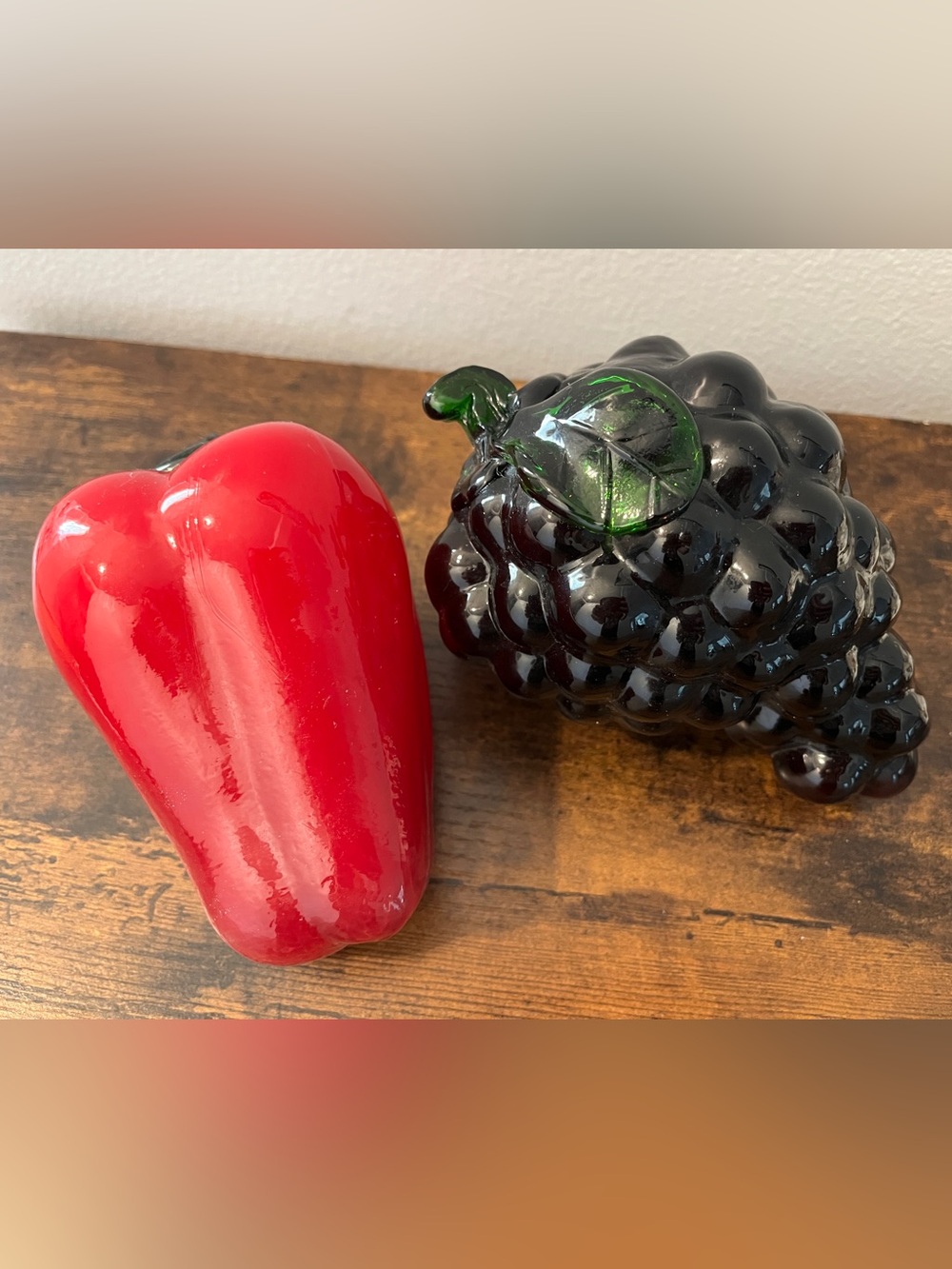 Murano Style Decorative Glass Fruit Set - Red Pepper & Dark Purple Grape